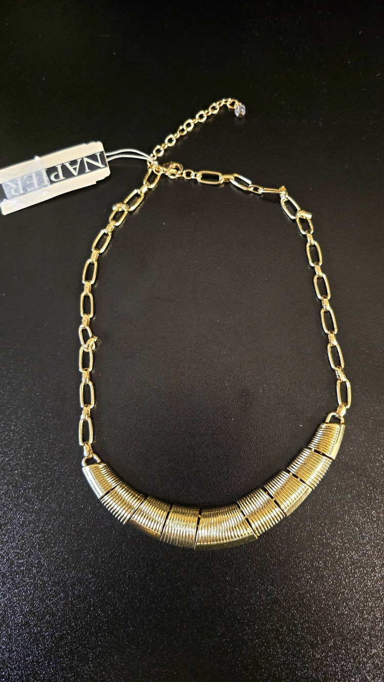 Napier Gold Tone Bar Link Chain Collar Statement Necklace Ribbed Centerpiece